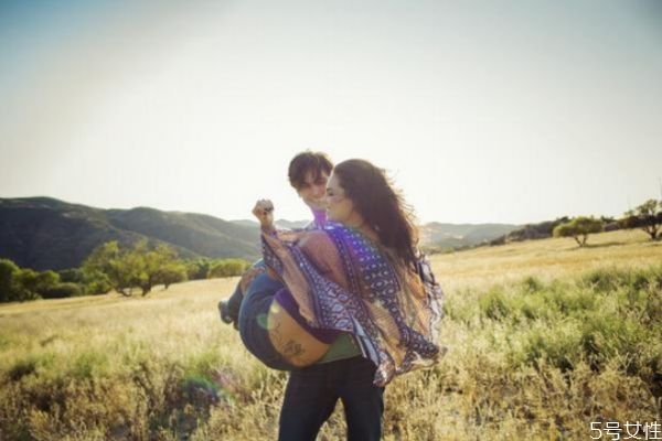 戀愛磨合期該怎么做 戀愛磨合期一般多長時間 戀愛磨合期該怎么做 戀愛磨合期一般多長時間