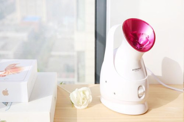 補水儀加什么水最好 補水儀能代替面膜嗎 補水儀加什么水最好 補水儀能代替面膜嗎