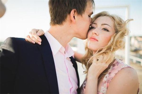 談戀愛應(yīng)該讓父母知道嗎 談戀愛應(yīng)該讓周圍人知道嗎 談戀愛應(yīng)該讓父母知道嗎 談戀愛應(yīng)該讓周圍人知道嗎