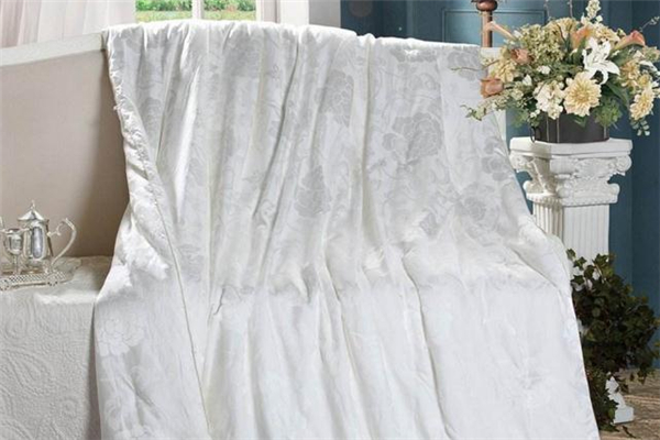 買(mǎi)到假蠶絲被能用嗎 買(mǎi)到假蠶絲被怎么處理