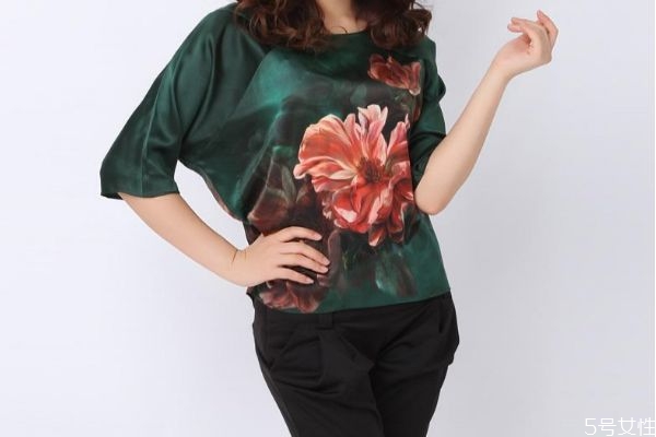 絲綢是什么做的呢 絲綢時(shí)候什么面料呢 絲綢是什么做的呢 絲綢時(shí)候什么面料呢