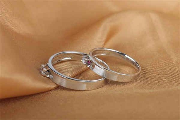 對(duì)戒一般多少錢(qián) 對(duì)戒一般買(mǎi)什么價(jià)位的 對(duì)戒一般多少錢(qián) 對(duì)戒一般買(mǎi)什么價(jià)位的