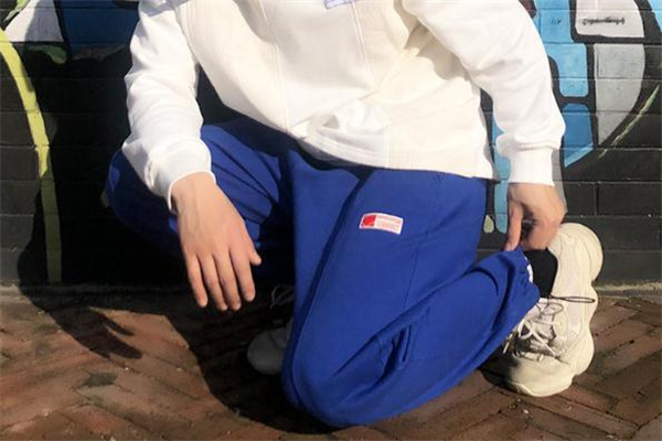 男生穿什么褲子好看 男生穿什么褲子時(shí)髦 男生穿什么褲子好看 男生穿什么褲子時(shí)髦