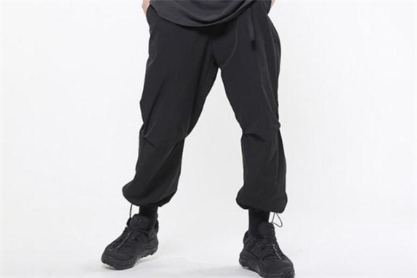 男生穿什么褲子好看 男生穿什么褲子時(shí)髦 男生穿什么褲子好看 男生穿什么褲子時(shí)髦