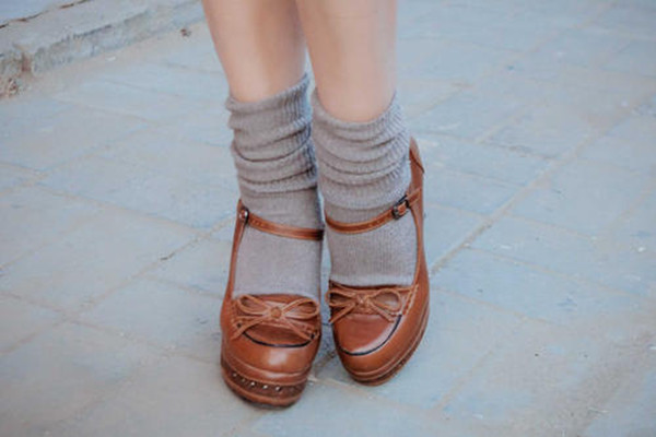 適合秋季穿的長襪有哪些 秋季顯腿長的襪子有哪些 適合秋季穿的長襪有哪些 秋季顯腿長的襪子有哪些