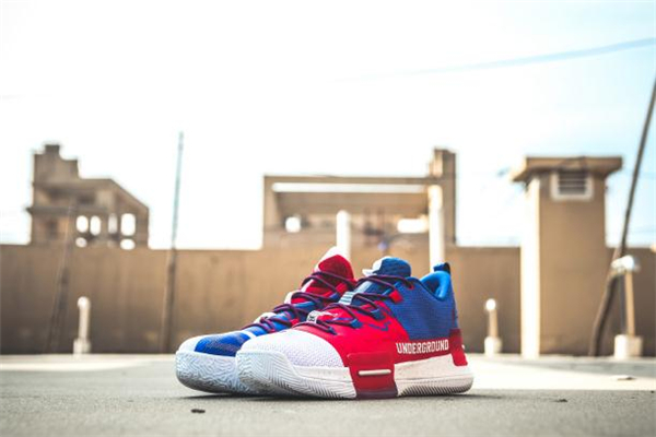 匹克路威閃現(xiàn)實(shí)戰(zhàn)測評 匹克路威閃現(xiàn)腳感怎么樣 匹克路威閃現(xiàn)實(shí)戰(zhàn)測評 匹克路威閃現(xiàn)腳感怎么樣