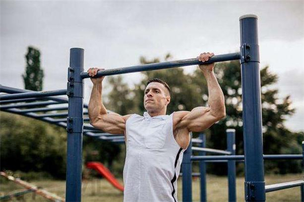 引體向上手臂會粗嗎 引體向上手臂要伸直嗎 引體向上手臂會粗嗎 引體向上手臂要伸直嗎