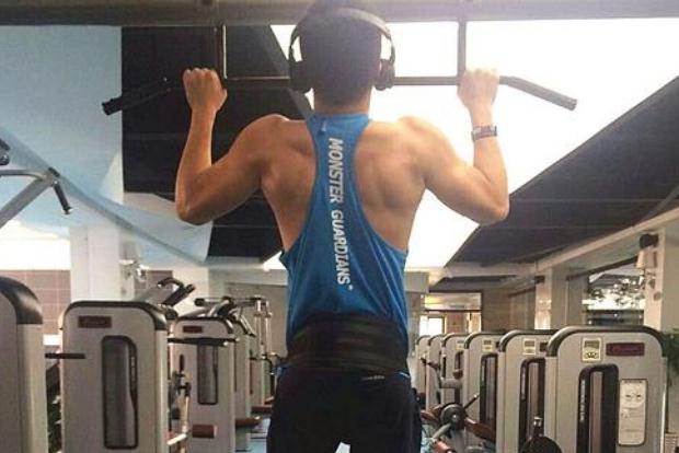 為什么做引體向上脖子疼 做引體向上脖子疼怎么辦 為什么做引體向上脖子疼 做引體向上脖子疼怎么辦