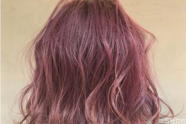 染發(fā)要注意哪些細(xì)節(jié) 染發(fā)有哪些小細(xì)節(jié) 染發(fā)要注意哪些細(xì)節(jié) 染發(fā)有哪些小細(xì)節(jié)