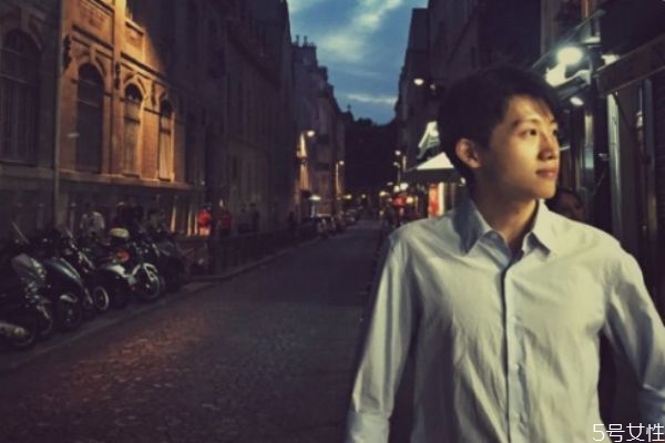 什么叫做直男 和直男談戀愛是什么樣的感受 什么叫做直男 和直男談戀愛是什么樣的感受