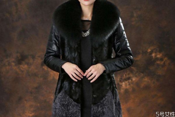 皮革穿搭衣服應(yīng)該怎么保養(yǎng)呢 皮革的衣服會掉皮嗎 皮革穿搭衣服應(yīng)該怎么保養(yǎng)呢 皮革的衣服會掉皮嗎