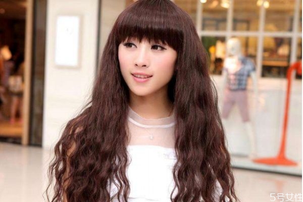 大臉可以燙發(fā)嗎 大臉應該燙什么發(fā)型呢 大臉可以燙發(fā)嗎 大臉應該燙什么發(fā)型呢