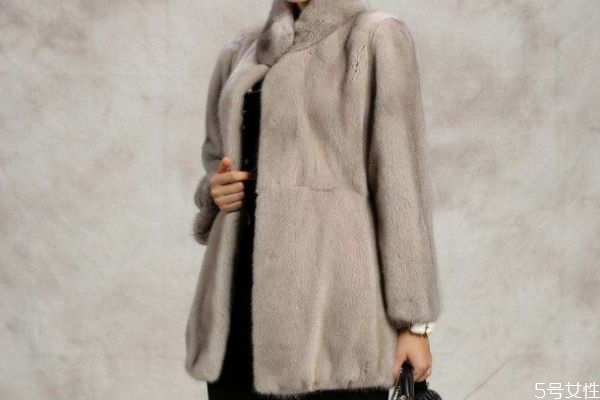 貂皮應(yīng)該怎么存放呢 貂皮可以保存幾年呢 貂皮應(yīng)該怎么存放呢 貂皮可以保存幾年呢