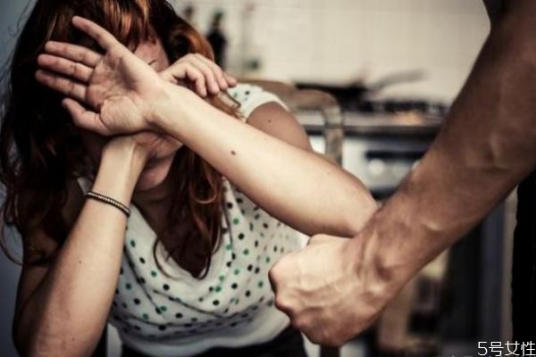 有多少男人會(huì)打老婆 打了老婆后男人的心理 有多少男人會(huì)打老婆 打了老婆后男人的心理