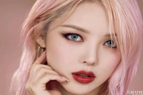 女生染什么顏色的頭發(fā)好看 今年好看的發(fā)色都在這 女生染什么顏色的頭發(fā)好看 今年好看的發(fā)色都在這