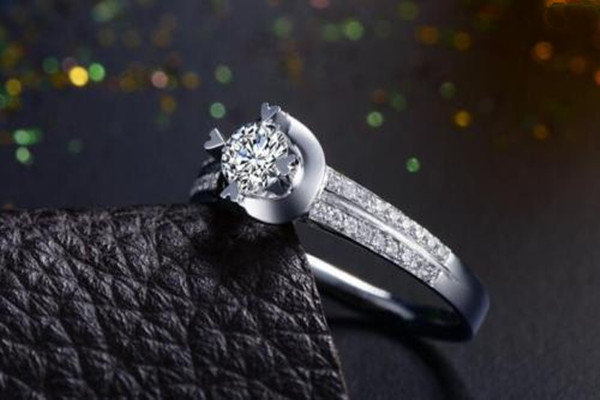 pt鉑金的優(yōu)勢是什么 買貴金屬時要注意什么問題 pt鉑金的優(yōu)勢是什么 買貴金屬時要注意什么問題