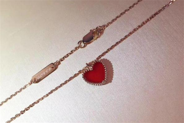 紅玉髓是什么 紅玉髓的功效與作用 紅玉髓是什么 紅玉髓的功效與作用