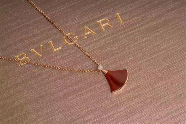 紅玉髓可以碰水嗎 紅玉髓可以戴著洗澡嗎 紅玉髓可以碰水嗎 紅玉髓可以戴著洗澡嗎