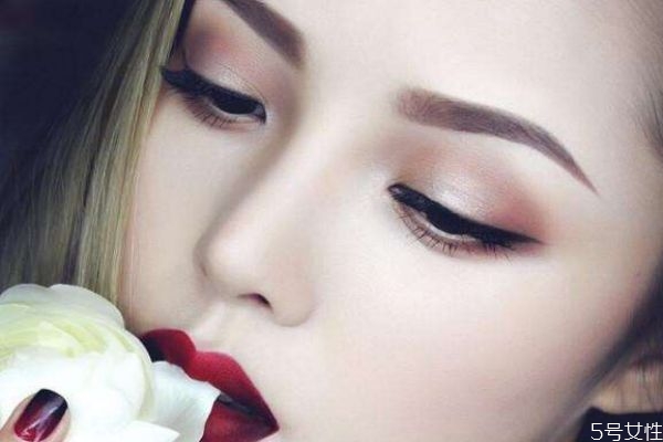 吸脂去腫眼泡手術后有什么注意嗎 吸脂去腫眼泡手術后有什么注意嗎