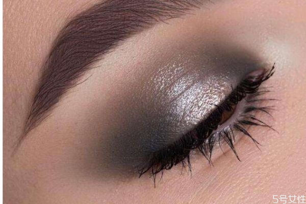 吸脂去腫眼泡手術后有什么注意嗎 吸脂去腫眼泡手術后有什么注意嗎