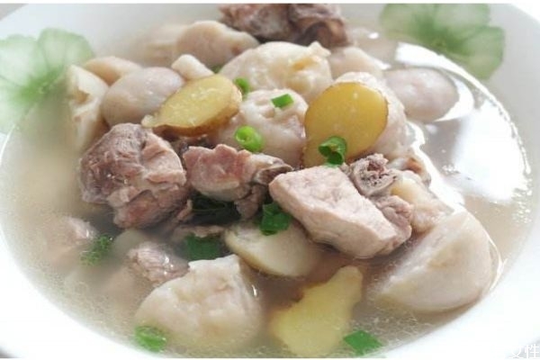 喝排骨湯的功效有什么呢 孕婦可以喝排骨湯嗎 喝排骨湯的功效有什么呢 孕婦可以喝排骨湯嗎