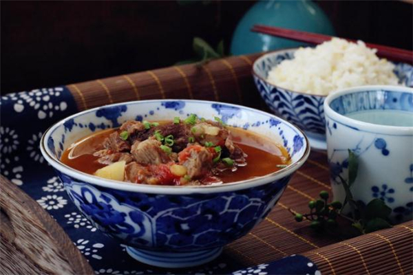煮牛肉湯放什么調料最好 牛肉湯配料有哪些 煮牛肉湯放什么調料最好 牛肉湯配料有哪些