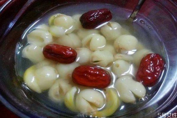 適合孕婦喝的湯有什么呢 孕婦喝豬骨頭湯有什么好處呢 適合孕婦喝的湯有什么呢 孕婦喝豬骨頭湯有什么好處呢