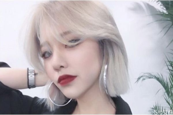 一般情侶之間怎么聊天 情侶日常聊天套路情話 一般情侶之間怎么聊天 情侶日常聊天套路情話