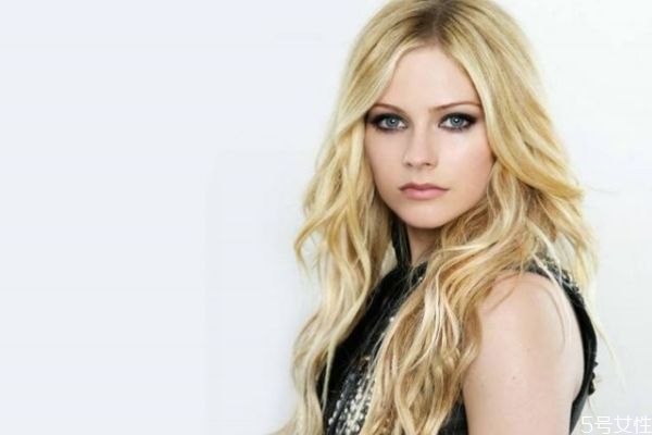 一般情侶之間怎么聊天 情侶日常聊天套路情話 一般情侶之間怎么聊天 情侶日常聊天套路情話