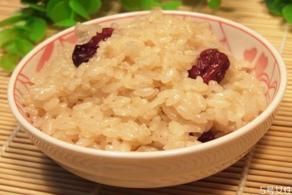 糯米是什么米呢 糯米有什么營(yíng)養(yǎng)價(jià)值呢 糯米是什么米呢 糯米有什么營(yíng)養(yǎng)價(jià)值呢