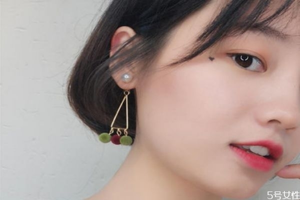 男生有意無意的觸碰你是有原因的 男生試探女生的表現(xiàn) 男生有意無意的觸碰你是有原因的 男生試探女生的表現(xiàn)