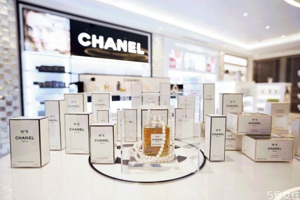 專柜版和免稅版哪個好 免稅版和專柜版的區(qū)別 專柜版和免稅版哪個好 免稅版和專柜版的區(qū)別