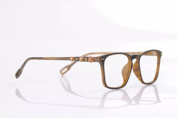 水晶眼鏡怎么辨別 水晶眼鏡鑒別要點(diǎn)有哪些 水晶眼鏡怎么辨別 水晶眼鏡鑒別要點(diǎn)有哪些