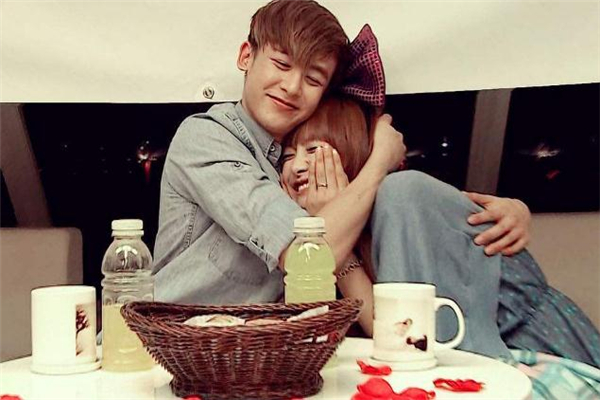 網(wǎng)戀奔現(xiàn)怎么避免冷場 網(wǎng)戀奔現(xiàn)怎么避免尷尬 網(wǎng)戀奔現(xiàn)怎么避免冷場 網(wǎng)戀奔現(xiàn)怎么避免尷尬