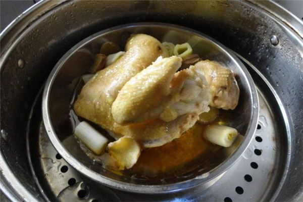 高壓鍋蒸雞多長時間能熟 高壓鍋蒸雞放多少水 高壓鍋蒸雞多長時間能熟 高壓鍋蒸雞放多少水