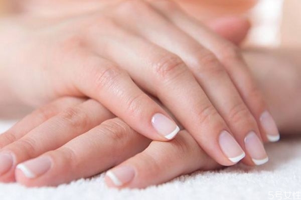 怎么可以保養(yǎng)指甲呢 保養(yǎng)指甲的方法有什么呢 怎么可以保養(yǎng)指甲呢 保養(yǎng)指甲的方法有什么呢