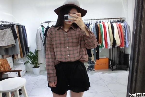 什么衣服材料不容易燃燒呢 容易燃燒衣服材料是什么呢 什么衣服材料不容易燃燒呢 容易燃燒衣服材料是什么呢