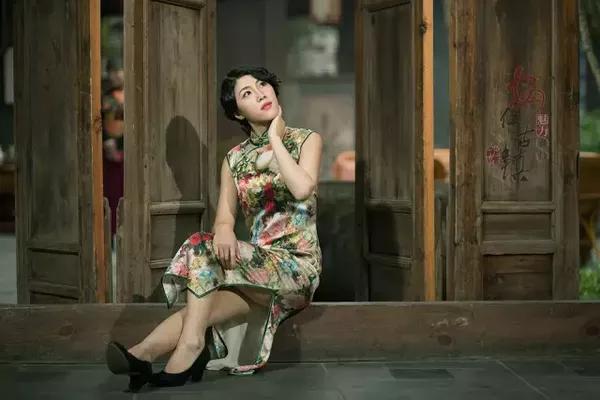 穿旗袍適合什么包 穿旗袍適合什么款式的包 穿旗袍適合什么包 穿旗袍適合什么款式的包