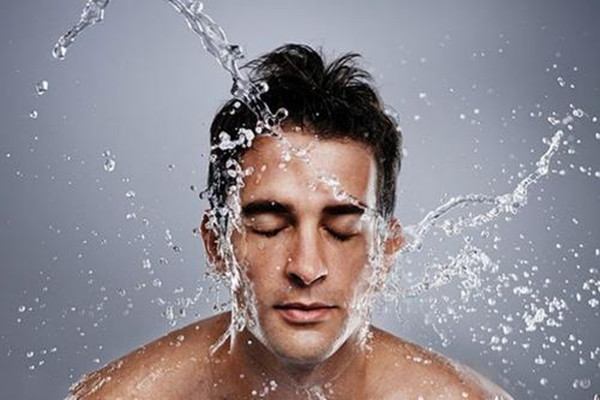 男士須后水的功能 為什么要用須后水 男士須后水的功能 為什么要用須后水