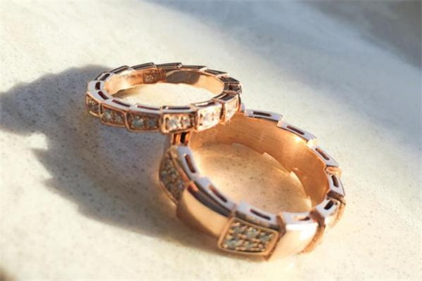 寶格麗戒指怎么辨別真假 寶格麗戒指真假鑒別 寶格麗戒指怎么辨別真假 寶格麗戒指真假鑒別