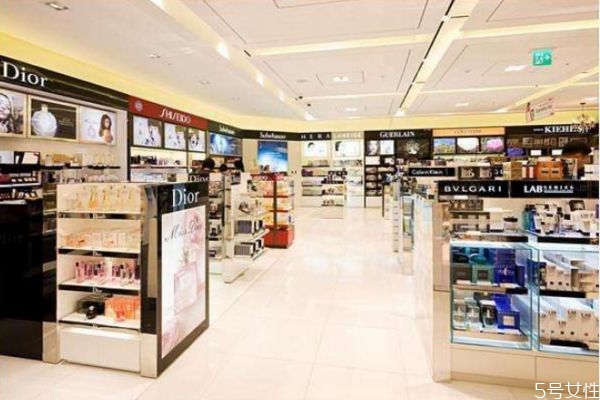 專柜版和免稅版哪個好 免稅版和專柜版的區(qū)別 專柜版和免稅版哪個好 免稅版和專柜版的區(qū)別