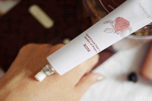 護(hù)手霜什么時候用季節(jié) 什么時候才需要用護(hù)手霜