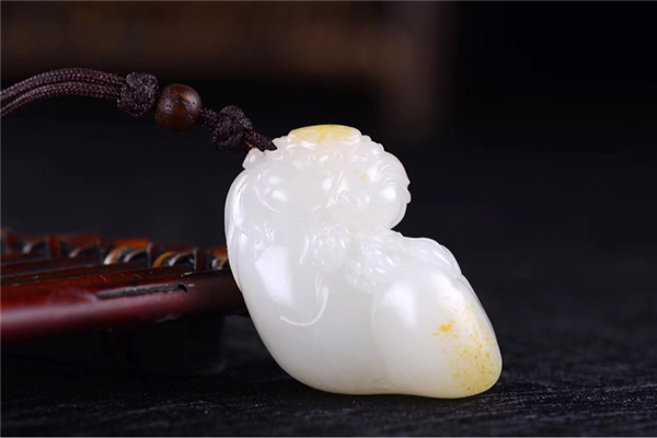 為什么和田玉越戴越黃 和田玉怎么鑒別 為什么和田玉越戴越黃 和田玉怎么鑒別