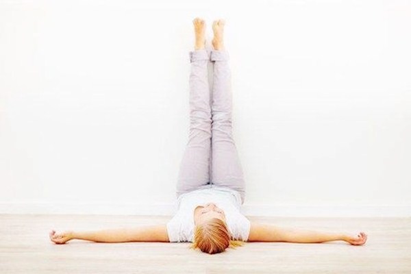 腿靠墻90度能瘦腿嗎 腿90度靠墻有什么好處 腿靠墻90度能瘦腿嗎 腿90度靠墻有什么好處