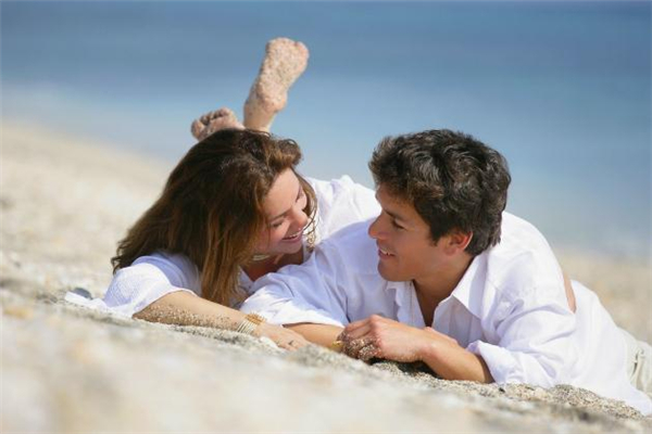 該不該為了戀人改變自己 為了愛情改變自己值不值得 該不該為了戀人改變自己 為了愛情改變自己值不值得