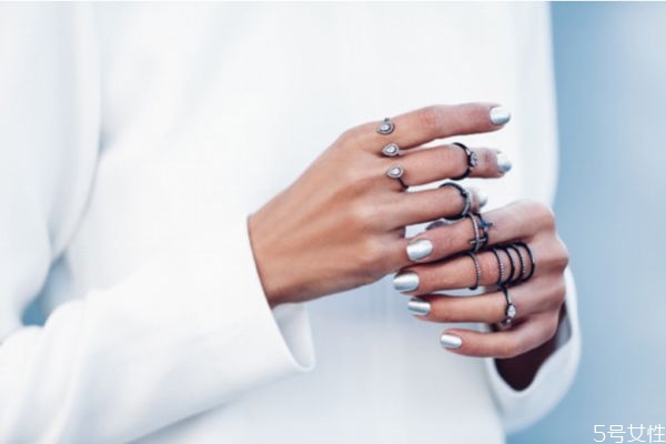 護(hù)手霜分男女款嗎 護(hù)手霜主要是分膚質(zhì) 護(hù)手霜分男女款嗎 護(hù)手霜主要是分膚質(zhì)