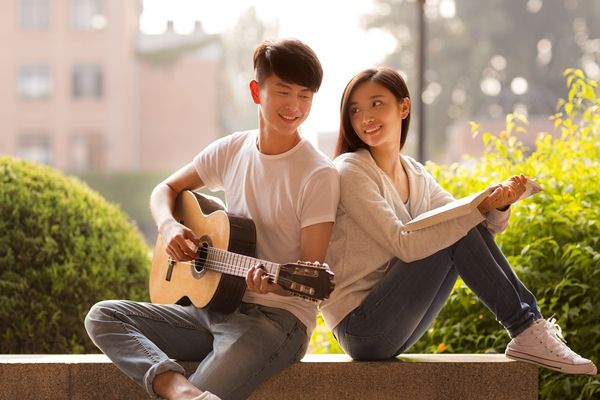 什么原因?qū)е陆愕軕俨婚L(zhǎng)久 姐弟戀如何長(zhǎng)久呢 什么原因?qū)е陆愕軕俨婚L(zhǎng)久 姐弟戀如何長(zhǎng)久呢