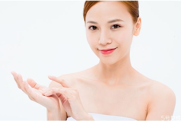 白天敷面膜好嗎 怎樣敷面膜效果最好 白天敷面膜好嗎 怎樣敷面膜效果最好