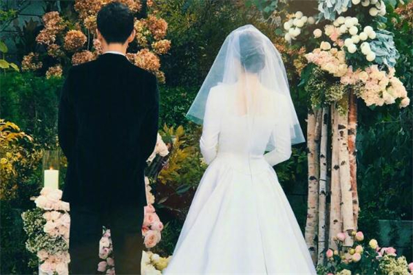 為什么年齡大了就不想結婚了 為什么到了年齡就必須結婚 為什么年齡大了就不想結婚了 為什么到了年齡就必須結婚