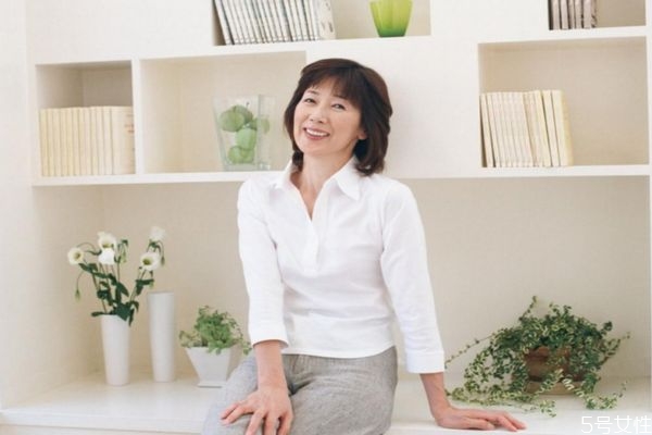 什么是更年期呢 更年期有什么癥狀呢 什么是更年期呢 更年期有什么癥狀呢